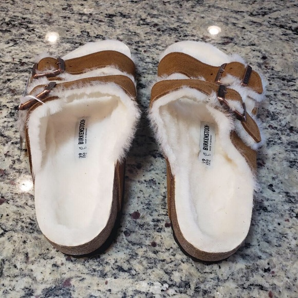 ✨Birkenstock Arizona Shearling Sandal in Tan✨ - Picture 6 of 13